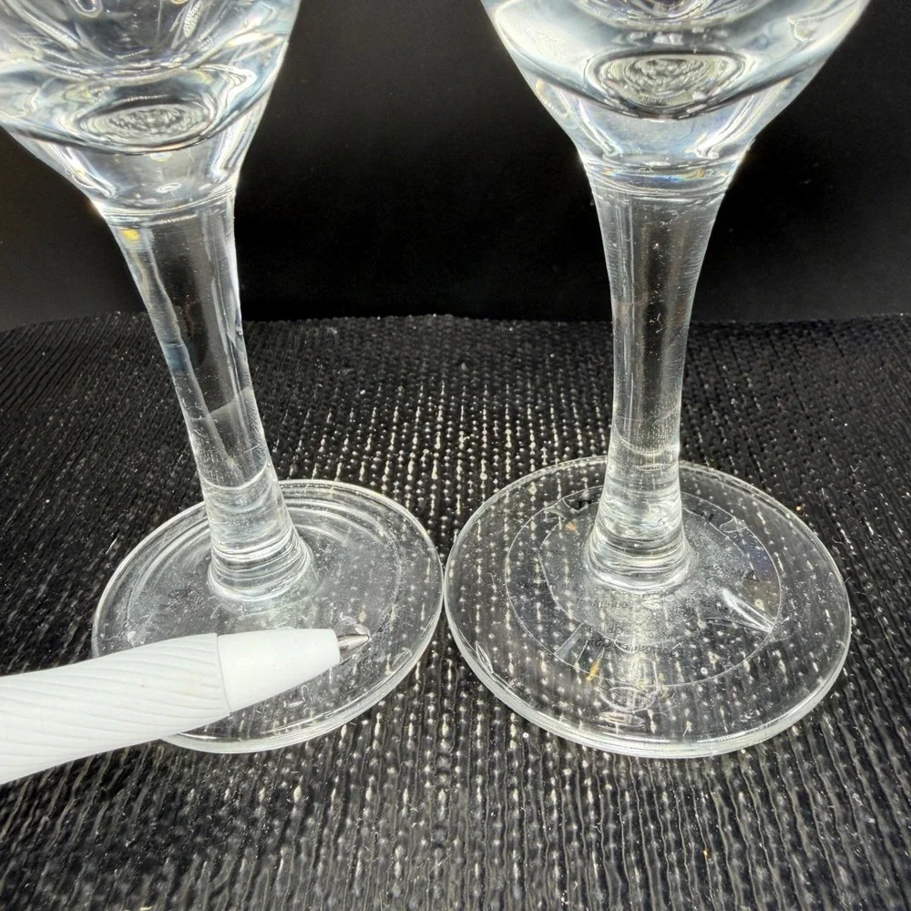 West Elm Gold‎ Star Wine Glasses Set of 2 Clear Stemmed Glassware Holiday Clear
